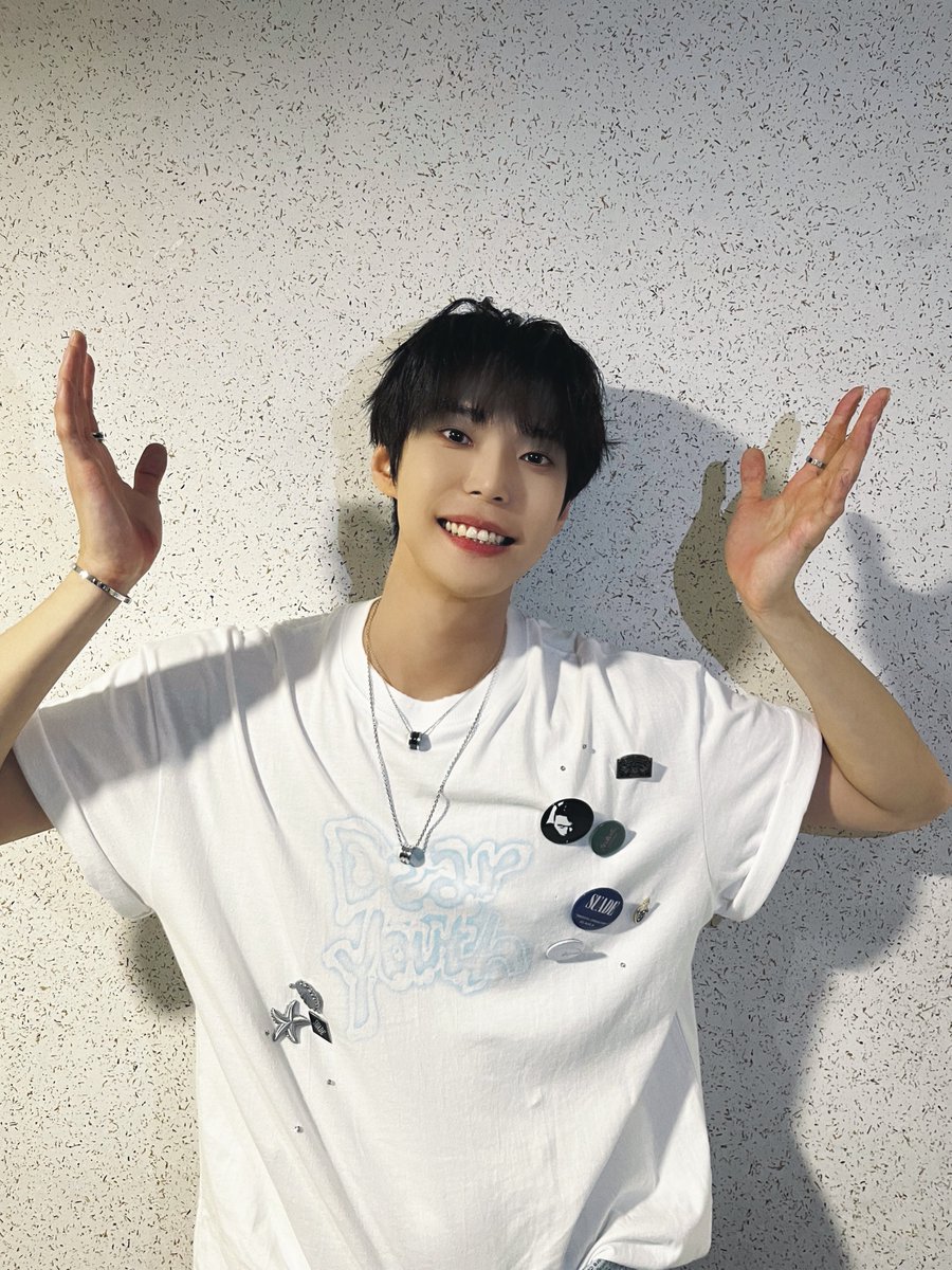 소중하고 소중한 처음이었어요. 
제 노래는 늘 여러분을 향해있어요. 
남은 노래들도 열심히 해볼게요. - #DOYOUNG

#도영 #Dear_Youth
#DOYOUNG_Dear_Youth
#NCT #NCT127