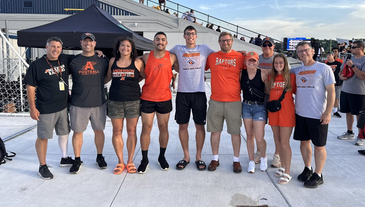 It was a GREAT day for @AndersonRaptors @AndersonT_F as our NOLAN LEIST & @BobbyStanyard competed in the Regional Championships & one of the things that made it so SPECIAL was the LARGE number of RAPTOR FANS there to CHEER them on!!!!! #AHSisSPECIAL #AHSisPROUD #AHSisFAMILY