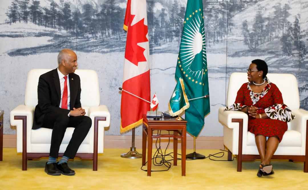 Le Canada célèbre la Journée de l’Afrique alors que nous renforçons notre engagement avec l’Afrique. Le premier dialogue sur les politiques de développement a eu lieu le 13 mai, lorsque le Min. Ahmed Hussen a rencontré la vice-présidente de l'Union africaine, Dr Nsanzabaganwa.🌍