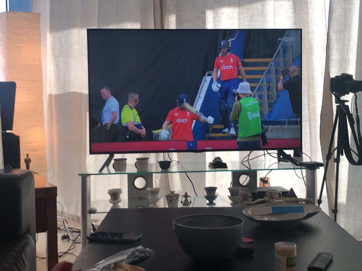 leenacricket's tweet photo. Bilateral game ke anticipation aur Nasha 🚬 🍷 hee kuch aur hai ! 

#pakveng #BabarAzam #iplqualifiers https://t.co/4OpcqfIASq