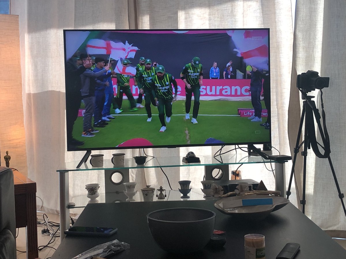 leenacricket's tweet photo. Bilateral game ke anticipation aur Nasha 🚬 🍷 hee kuch aur hai ! 

#pakveng #BabarAzam #iplqualifiers https://t.co/4OpcqfIASq