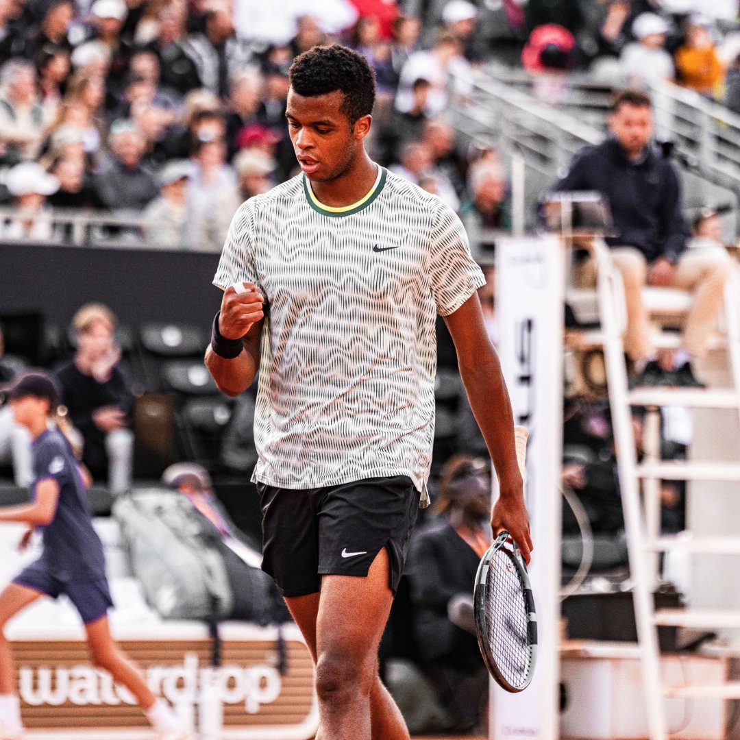 A match of firsts 💫

It’s his first-ever ATP Tour final and Mpetshi Perricard takes the first set against Etcheverry 🔥

@OpenParcARA | #OpenParc