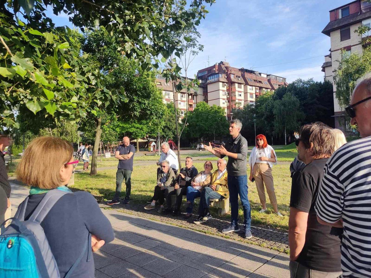 Naselje Dunavski kej je rajsko mesto za život.Sada mu preti apsolutni kolaps. Plan detaljne regulacije je usvojen mimo ovih ljudi, za vreme korone i tada je dozvoljen ovoliki broj kvadrata i spratnost duplo veća nego što je u naselju Dunavski kej“, izjavio je Đorđe Miketić