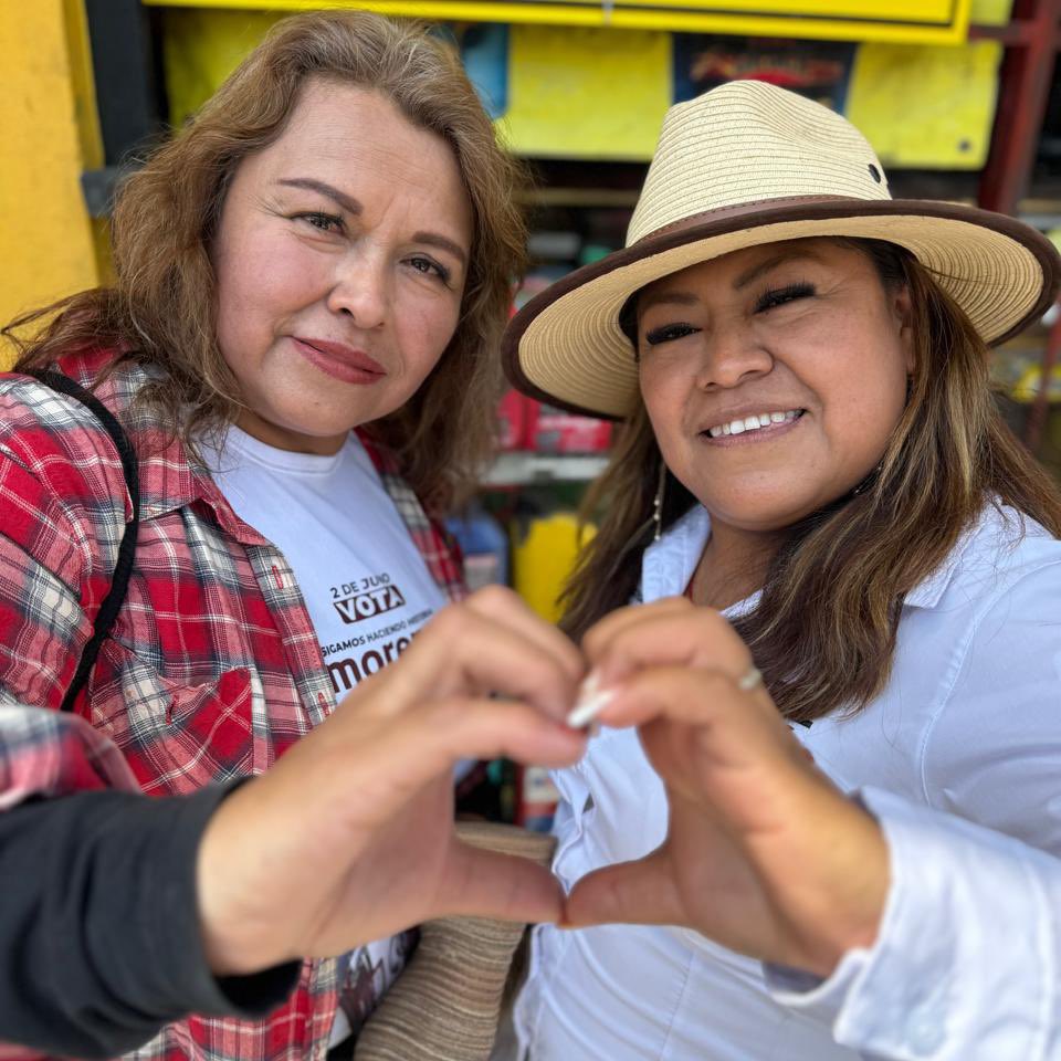 ¡Muy buenos días! 😄

Iniciamos el día, recorriendo nuestras calles, platicando a la gente para que salga a votar con todo el corazón para que Chimalhuacán siga transformándose. 

#5de5 #VotaLeideChimalhuacán