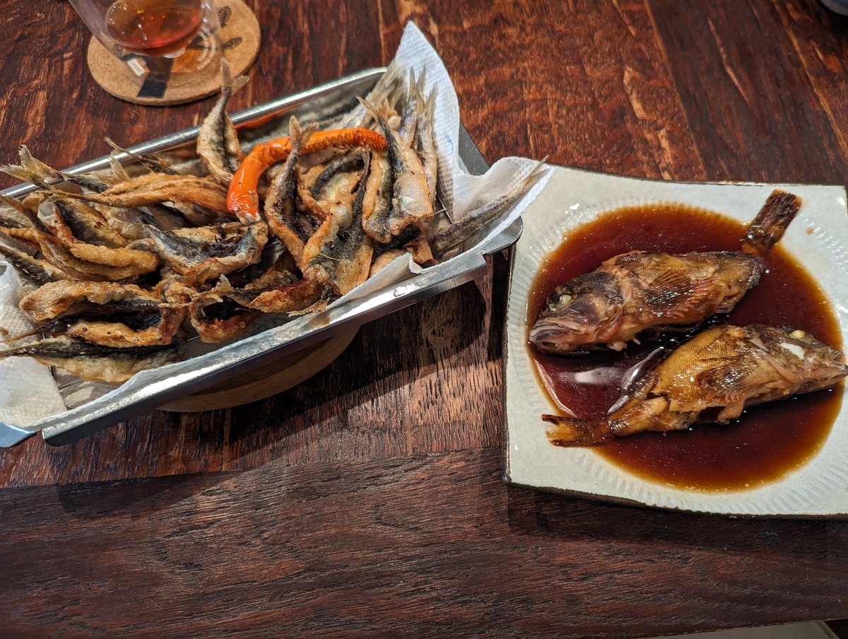 深夜飯テロのお時間です
今日の夕食
イワシ唐揚げ、サバの竜田揚げ、カサゴの煮付け
美味すぎんだろ