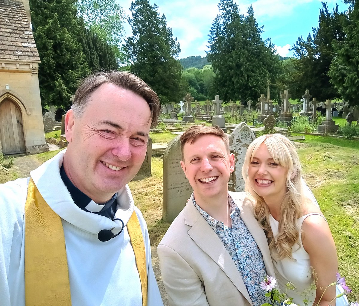 Always good to have an ice-cream van at a wedding <a href="/StPetersLeck/">St Peter’s Leckhampton</a> <a href="/GlosDioc/">The Diocese of Gloucester</a>