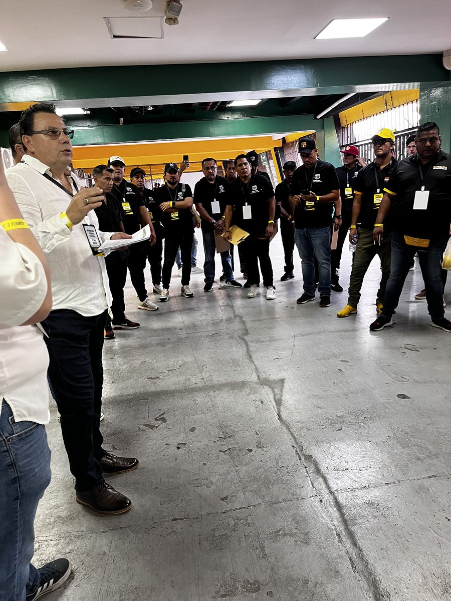 TribunalEBSC's tweet photo. Capacitación de delegados y miembros del tribunal electoral para dar inicio a la jornada electoral https://t.co/LEBkEPAnel