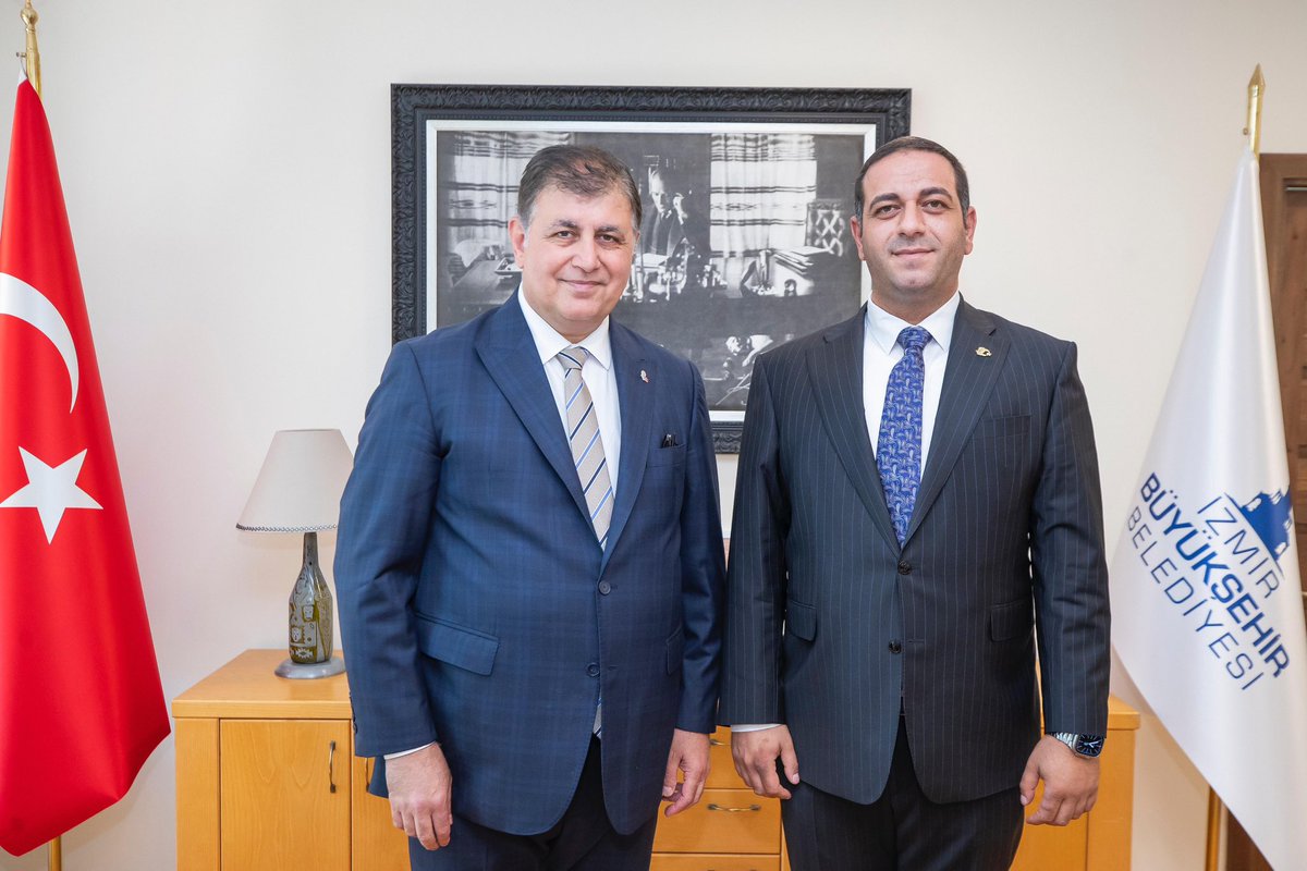 Belediye Başkanımız Erman Uzun, İzmir Büyükşehir Belediye Başkanı Sayın Dr. Cemil Tugay’ı ziyaret etti.