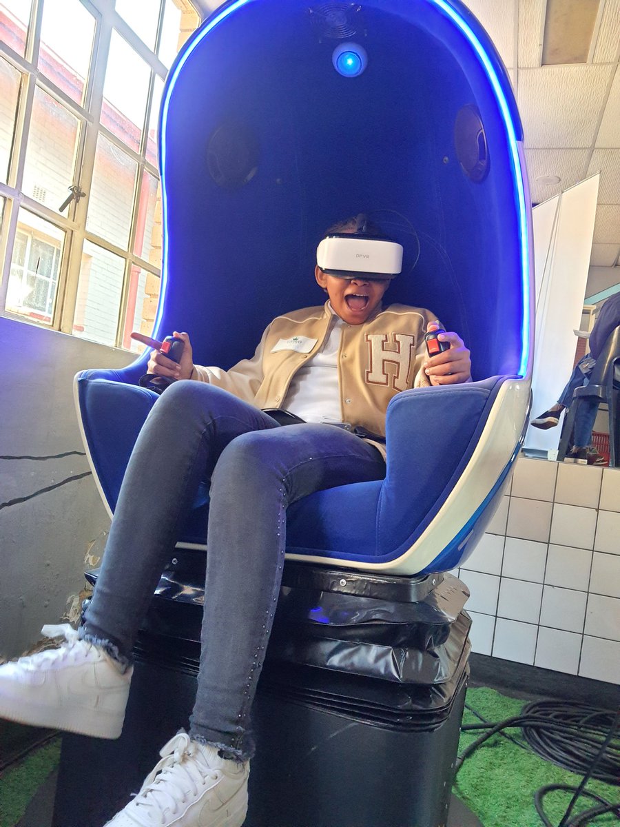 Siza9dvr's tweet photo. Afrogeek #gaming https://t.co/lrT4RRwVmb