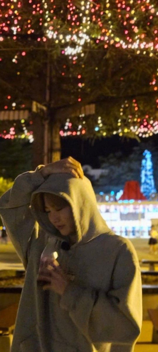 ㅤ

           ❪ Gavin.⠀⠀❫     𓄲    SNS Update  .ᐟ
           05 | 25 | 24  : Saturday 
           ⌕  disabled
           ⤷Strolling after work. 
ㅤㅤㅤ
ㅤㅤㅤ