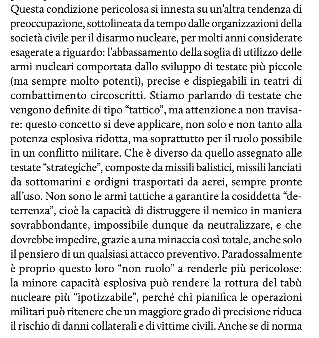 Diversamente da quanto qui scrive @SkyTG24

tg24.sky.it/mondo/approfon…

non è vero che le #armi #nucleari 'tattiche' siano solo 'meno potenti': la differenza con le strategiche (da qui la definizione migliore di 'non strategiche') riguarda molto altro...

#DisarmoNucleare 👇