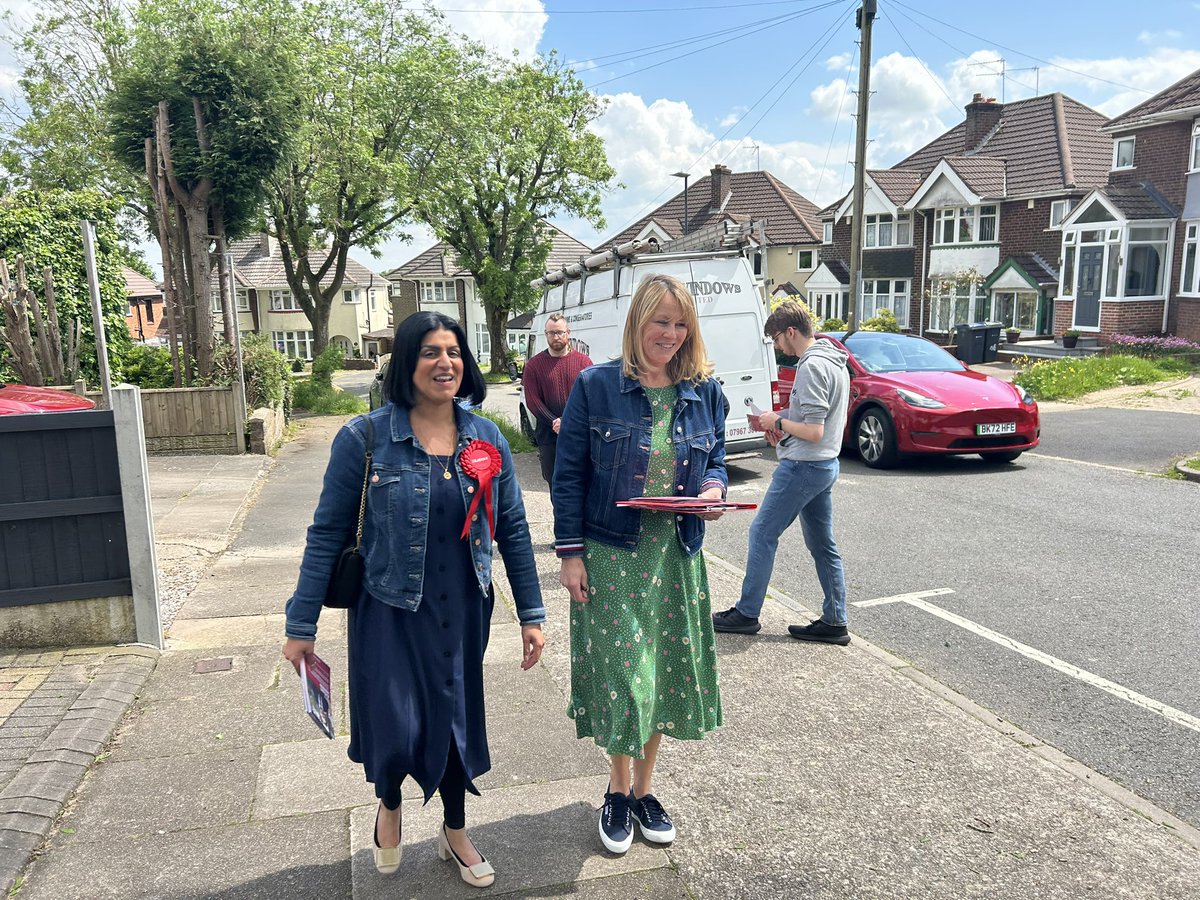 NorthfieldCLP's tweet photo. 🌹🗳️Great to welcome @ShabanaMahmood to Northfield this morning as we campaign for a fresh start with @alex4northfield! 

💪🚪Every door knocked &amp; every letter delivered will make a difference. 

🌹Sign up to help the Northfield RED here: https://t.co/ud0eaytLWl https://t.co/cO4AZ6mn5d