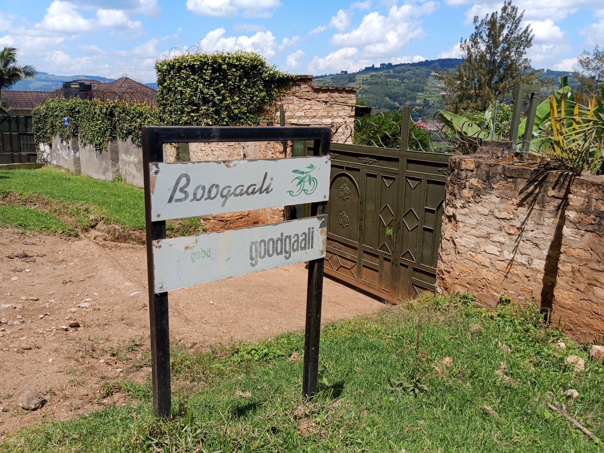 Already in place and excited to chat with Mukiibi Kasoma (the owner of boogalibikes.com) about the bamboo bike production and our upcoming #BambooBikeExpedition  &amp; also share our passion for #Sustainability.

🌿🚴‍♂️