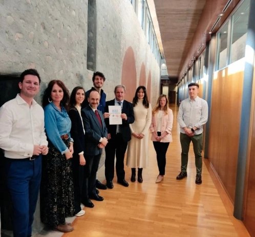 carmenherrarte's tweet photo. Ayer recibimos el Dir Gral de Salud Mental del @GobAragon, el portavoz de Sanidad del grupo parlamentario popular y yo, dos propuestas de @lideremos_ sobre Salud Mental y Simplificación Administrativa. Trabajaremos, de su mano, para sacarlas adelante. #Lideremos es necesario. https://t.co/xXbMI8wrfq