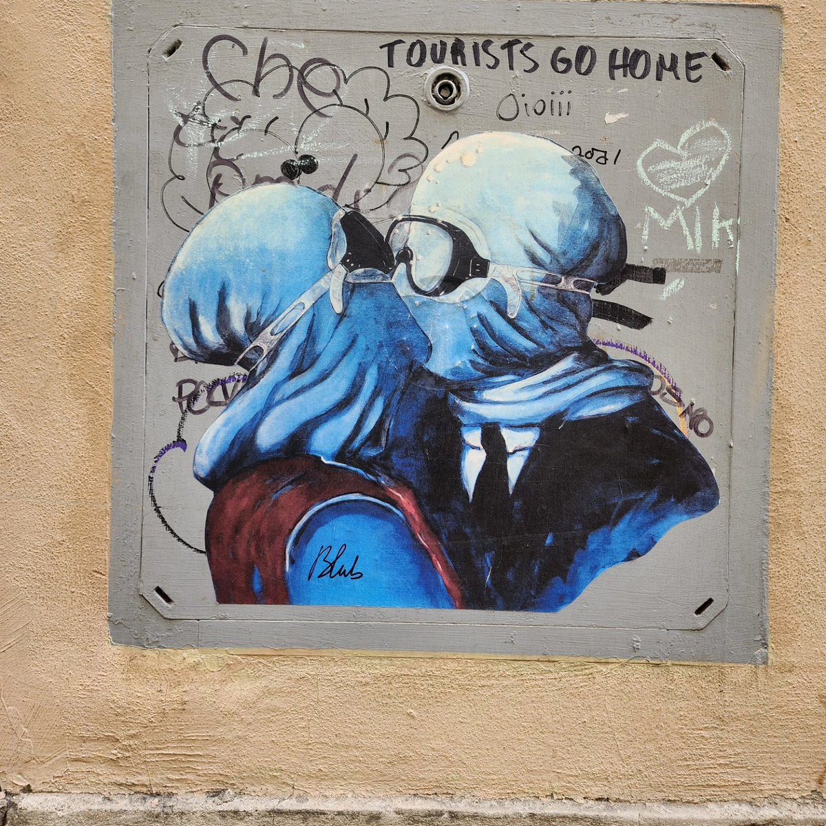 travelhistory1's tweet photo. Street art around Florence. Going to Italy? You will love our tour partners at LivTours, Tour Guy, and Viator. Check them out: https://t.co/31zPibqA9a
#travel #Italy #italytravelguide #Italytravel #italianculture #Florence #art https://t.co/TnMUYgUXRv