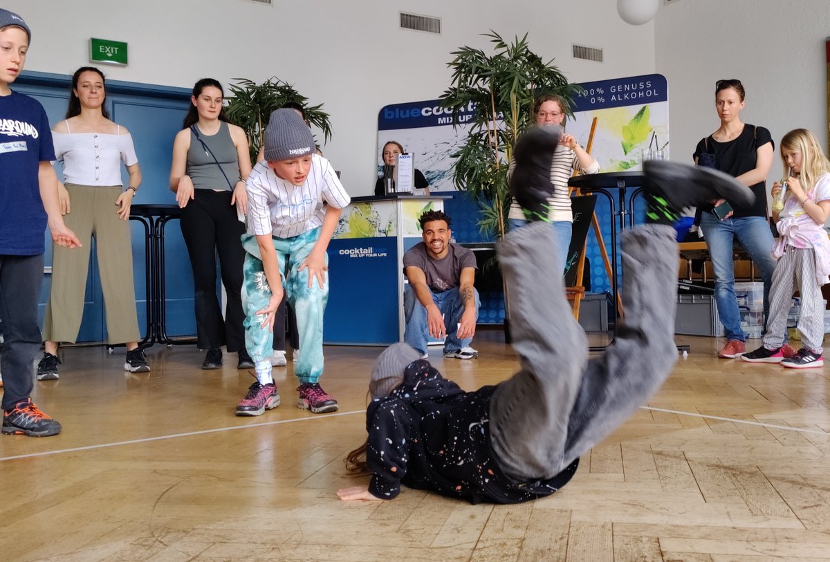 Tolle Stimmung am 8. #boyzaround-Jam in Bern.

#Breakdance #breaking #urban #HipHop #hiphopculture #Battles #Cyphers #Tanz #dance #dancing #Bewegung #Energie #Begeisterung #Gesundheitsförderung #Jugendarbeit #Prävention
@GSI_DSSI_BE @Kanton_Bern @BCBBern