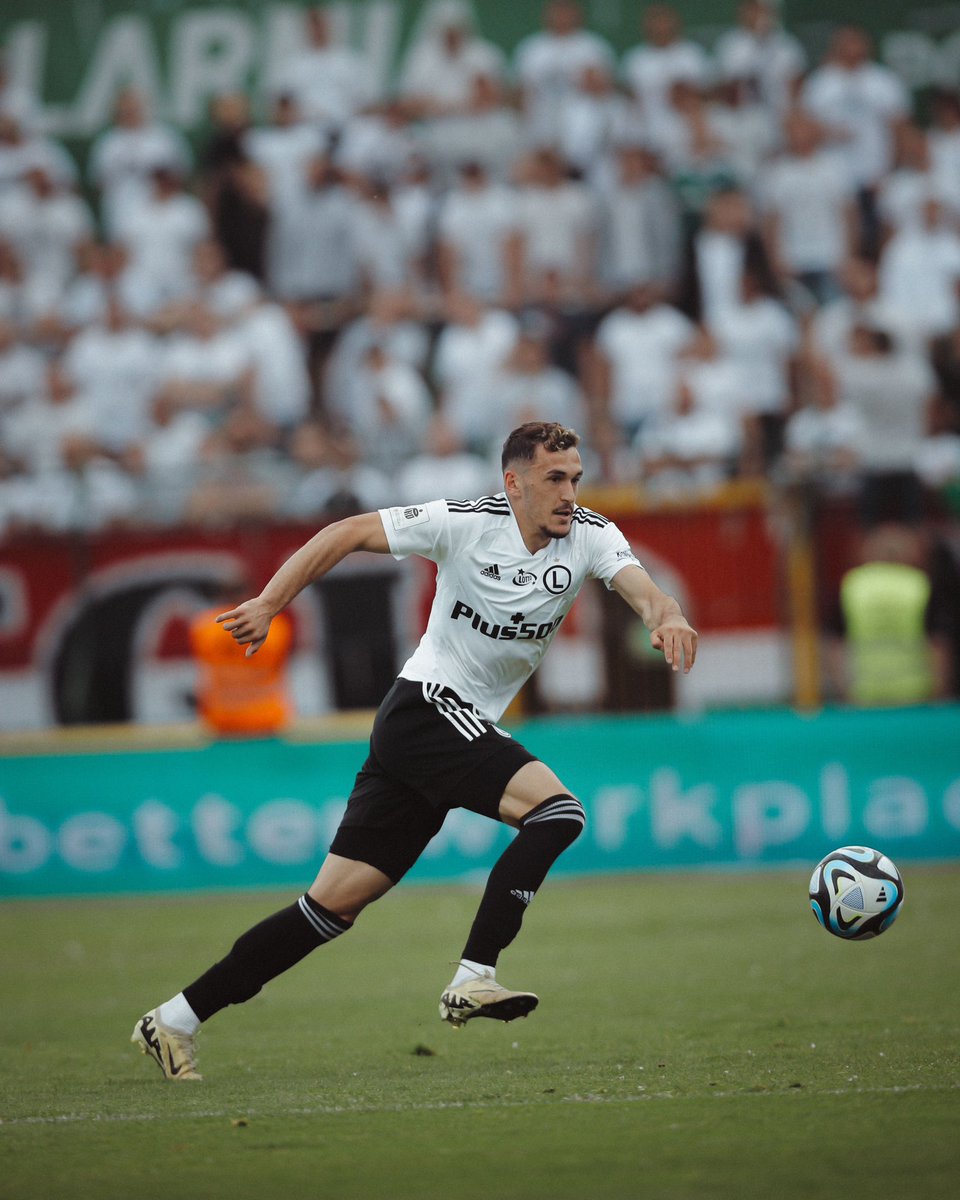 kosovarfootball's tweet photo. 🚨 Legia Warsaw has announced they will not exercise their €500k option to purchase Qëndrim Zyba at the end of the season. 🚫🇵🇱

#Zyba will return to Ballkani after playing only 96 official minutes. 🇽🇰 https://t.co/WEadjRwPvN