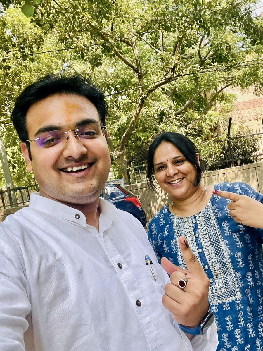 ParasChauhanIND's tweet photo. “Bad officials are elected by good citizens who don’t vote.”  So do cast your vote ! 🌸 #election2024 #vote https://t.co/dJQkAHYNcd