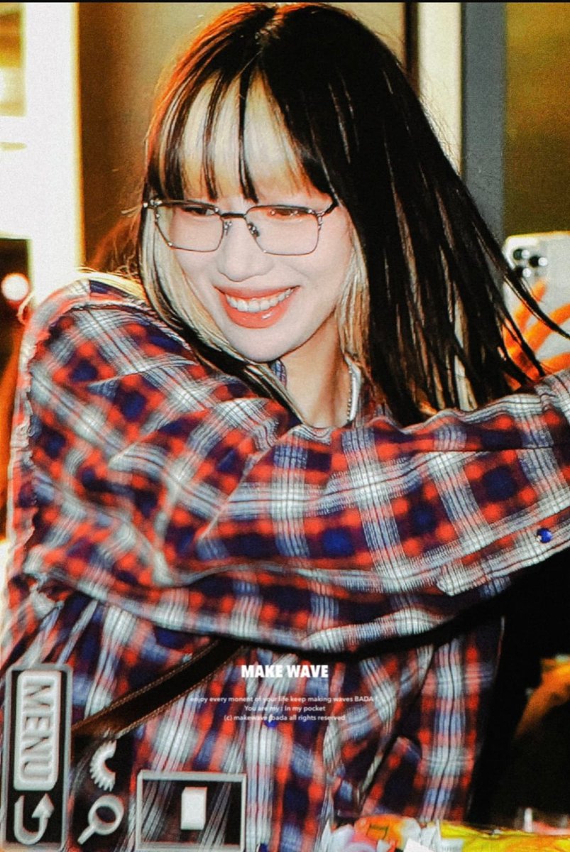 badaleebrasil's tweet photo. 250524 UPDATE 🌊

— Bada a caminho da aula pro 1million Studio 💙

#BADALEE #BADA #LEEBADA #SWF2 #BEBE #바다 #베베 https://t.co/5d63DxdntP