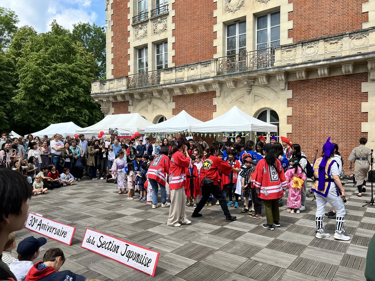 phibonneville's tweet photo. Jour de #LycéeEnFête au #LycéeInter : une magnifique organisation, merci au #ClubInternational , à l’ #Apeli et l’ensemble des sections pour ce temps convivial de partage https://t.co/KQxSm0nWUg