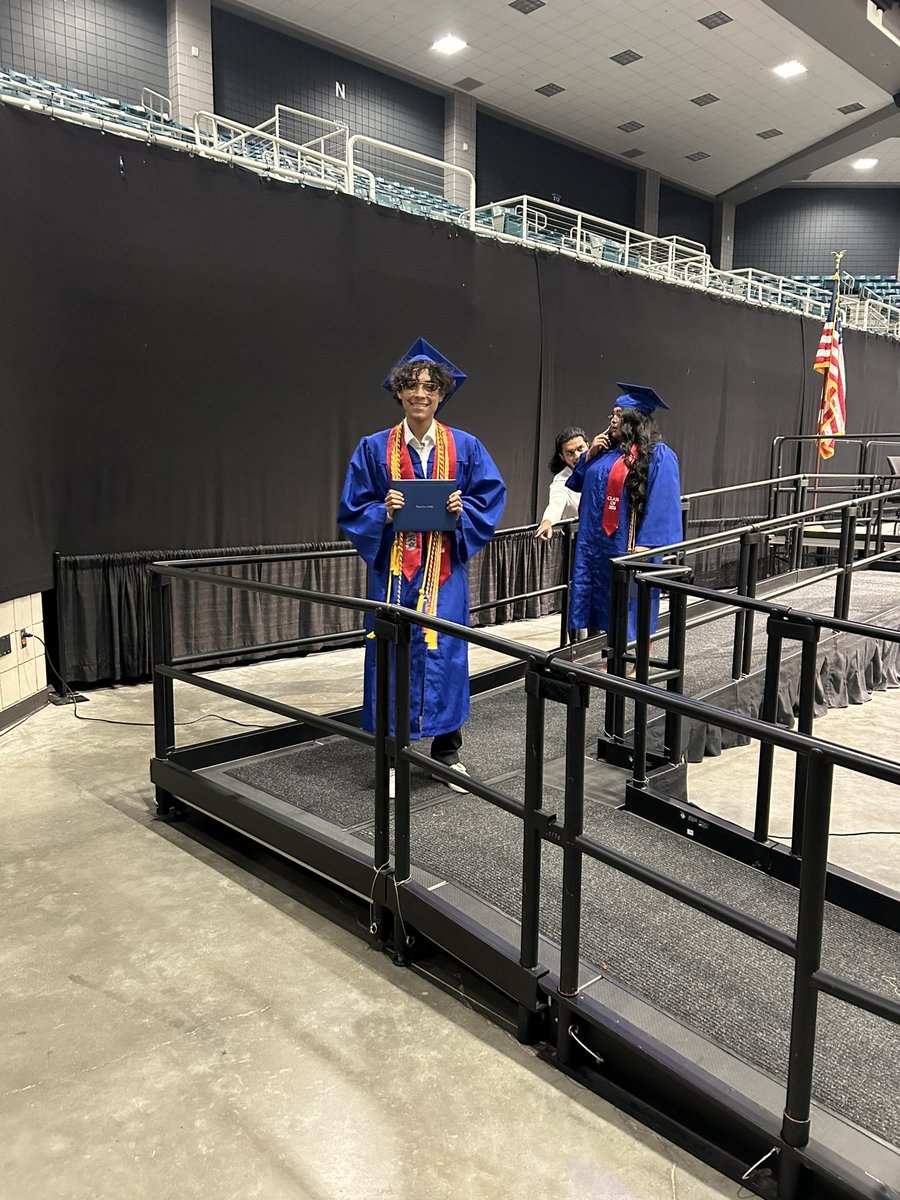 Royal Girls Track tweet media