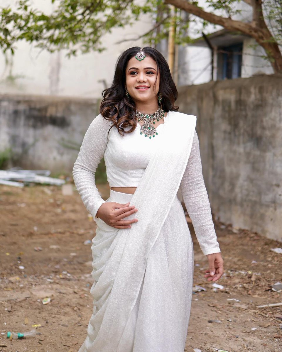 #Manimegalai
                  White 🤍