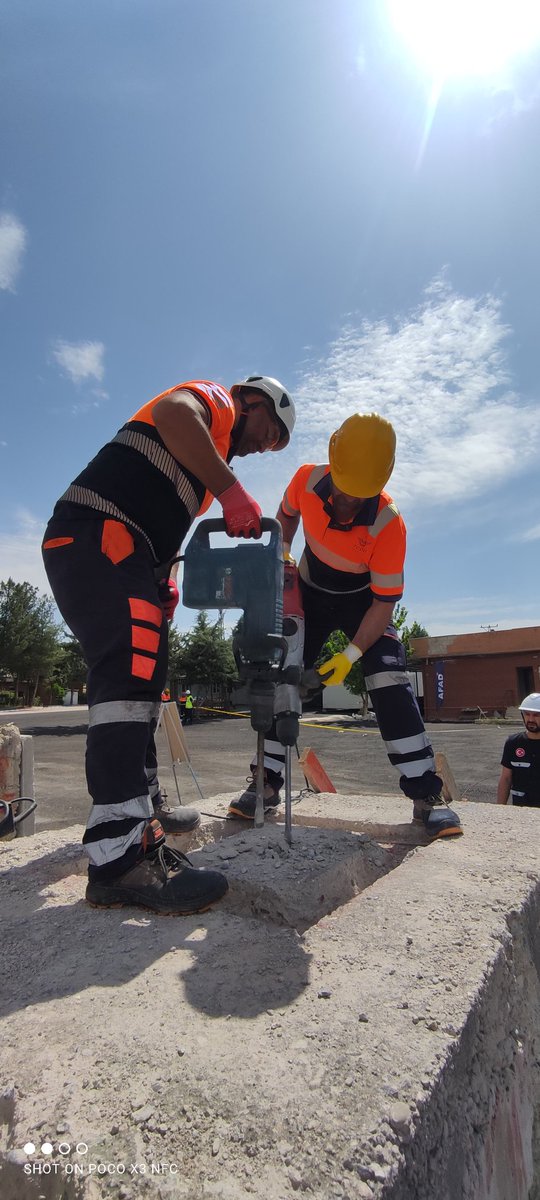 AFADDiyarbakir's tweet photo. 2024 Yılı Eğitim ve Tatbikat faaliyetlerimiz kapsamında;
TCDD Bölge Müdürlüğü personellerine Müdürlüğümüz yerleşkesine alanında uzman eğitmelerimiz tarafından 6 gün süren Akredite eğitimleri verilmiştir.
#akredite #eğitim #TCDD #afad
@dbakirvalilik https://t.co/ka6125R21K