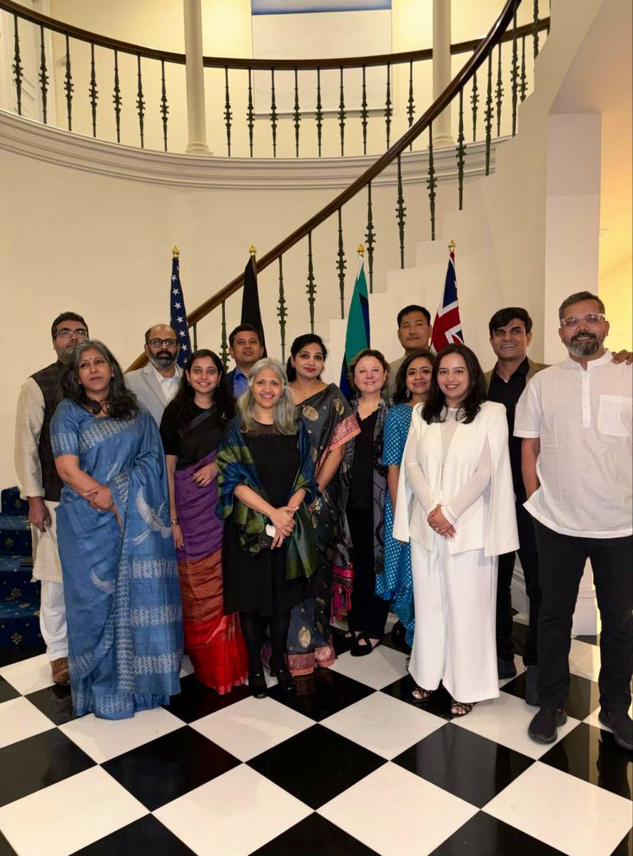 Our Director: Finance & HR @jaswantKaur5 with her @AmericanExpress Leadership Academy cohort  - was invited by #USconsulate - during the #nonprofitleadership training visit to Australia 🇦🇺 with @CommonPurposeIN 

We are so proud of you, Jaswant. #AmexLeadershipAcademy 2024! 🤍