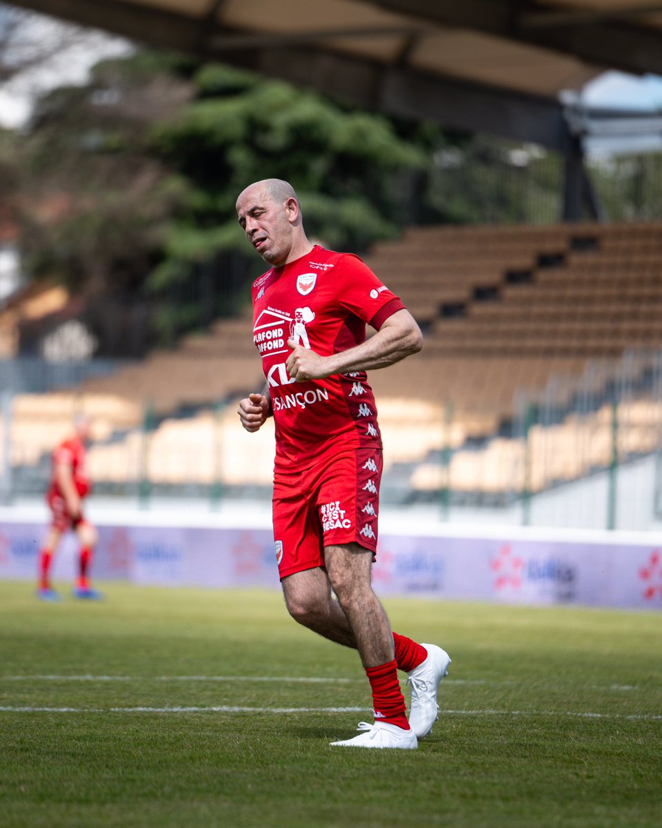 racing_besancon's tweet photo. 👀 𝐋𝐞𝐬 𝐛𝐮𝐭𝐬 𝐩𝐥𝐞𝐮𝐯𝐞𝐧𝐭 𝐚𝐮 𝐋𝐞́𝐨 !
Une victoire 5 buts à 0 des bleus lance parfaitement cette journée de football 😎
#TeamRB https://t.co/pY9GSTstr4