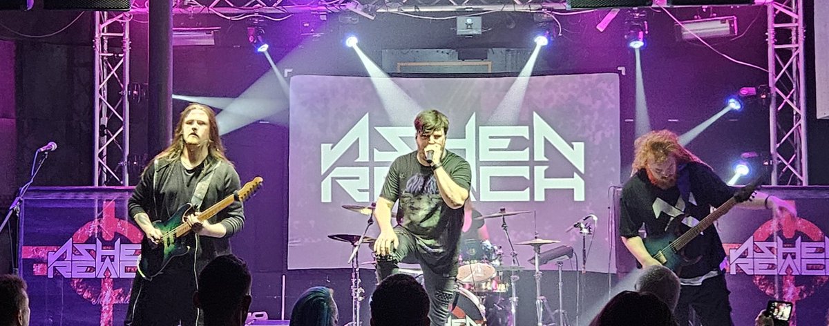 Great night watching <a href="/AshenReach/">Ashen Reach</a> <a href="/Hangar18MV/">Hangar 18 Music Venue / Nightclub</a> last night 🤘🤘 
#Smallmusicvenues #NewMusic