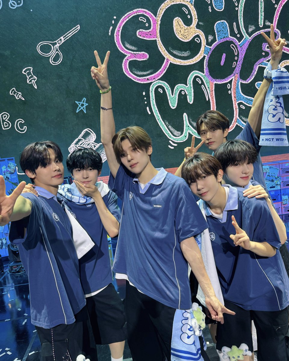 nctwishofficial's tweet photo. 시즈니🥰
벌써 팬미팅 2일차가 끝났네요… 
앞으로 하루 남은 서울 팬미팅두 재밌게 즐겨봐요🔥
그리고 부산, 전주, 대구, 청주도 기다려!!!!
처음이 아니지만 항상 시즈니를 만나면 처음처럼 두근거려요🤭
오늘도 와줘서 너무 고맙구 앞으로도 쭉 좋은 추억 만들자 준희야💚

#JAEHEE #재희 #ジェヒ
#NCTWISH
#NCTWISH_SCHOOL_of_WISH #SEOUL