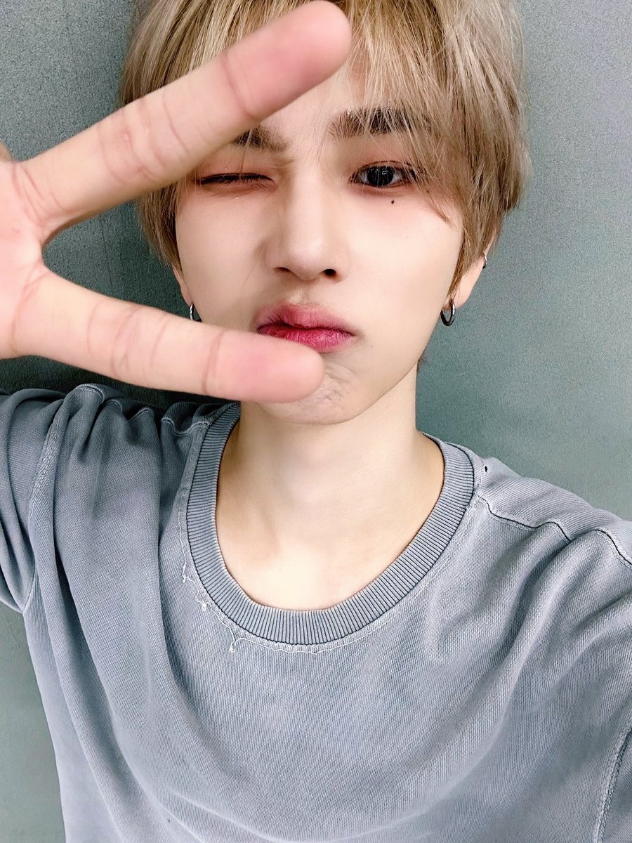 by_EPEX's tweet photo. [#백승]

주말 잘 보내장!! ❣️❣️

#EPEX #이펙스 #BAEKSEUNG #백승 #백전백승 https://t.co/UMxs0brXQ5