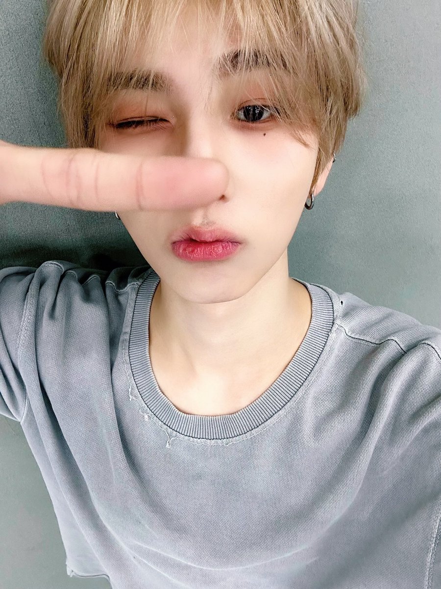 by_EPEX's tweet photo. [#백승]

주말 잘 보내장!! ❣️❣️

#EPEX #이펙스 #BAEKSEUNG #백승 #백전백승 https://t.co/UMxs0brXQ5