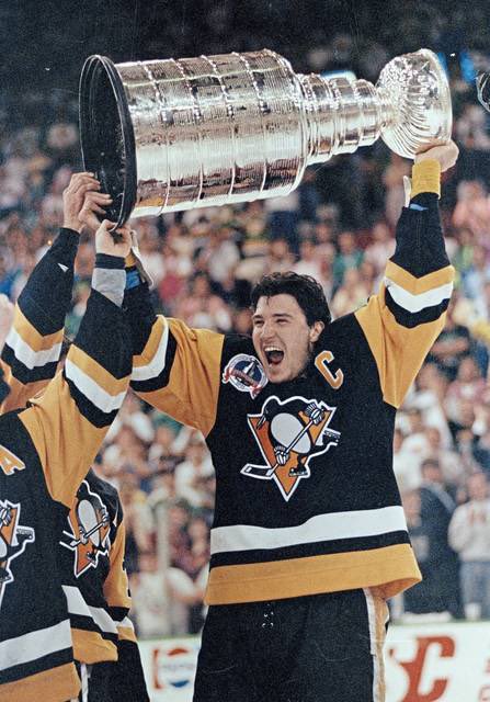 On this date in 1991, the <a href="/penguins/">Pittsburgh Penguins</a> raised the cup for the first time!

After the 8-0 win over the North Stars…the party in Pittsburgh was epic!  

What a time to be alive!