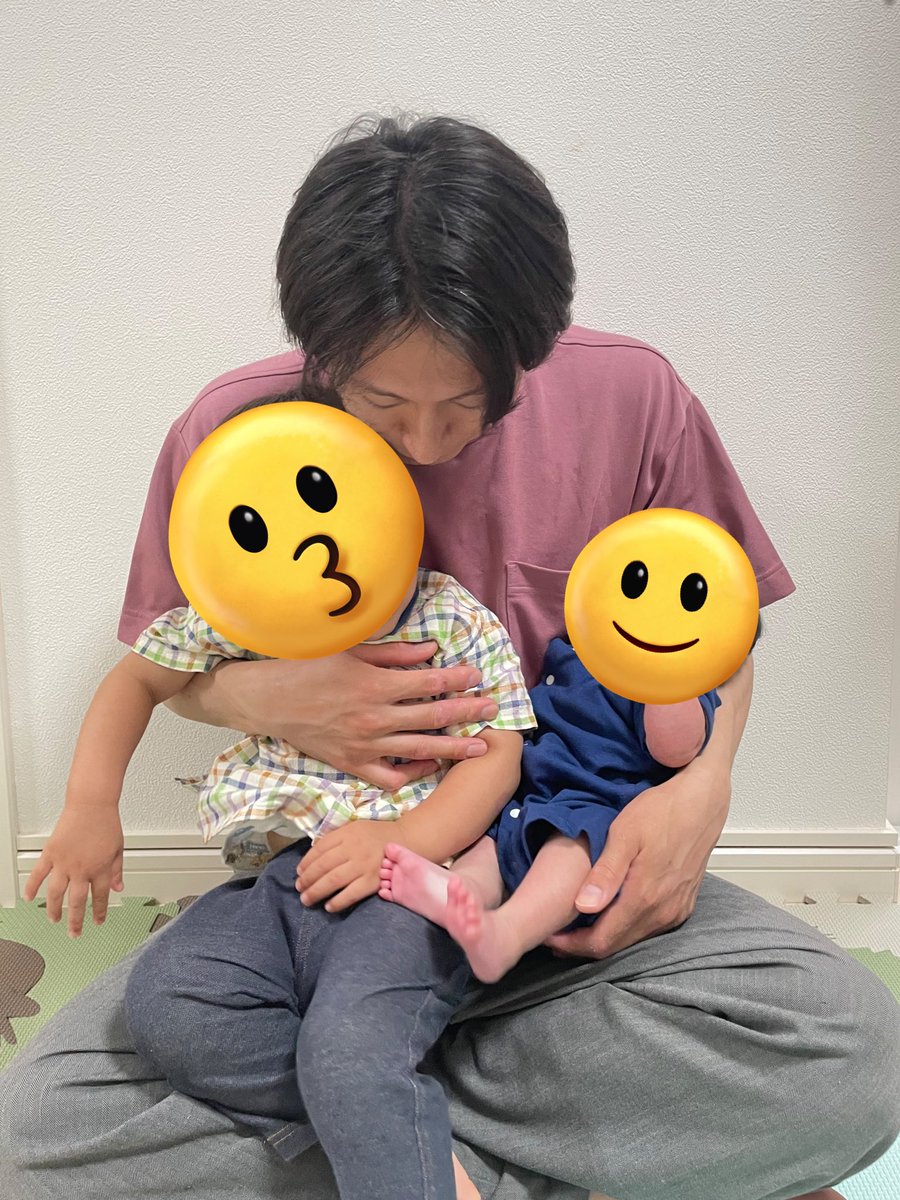 ご報告です。
4月に第二子となる女児が産まれました。
今回は立ち会いが可能だったので、すぐ会うことが出来ました。
産まれて三週間後くらいに風邪を引いてしまい最近まで入院していましたが、今は元気になりすくすく育っています。
家族四人、賑やかに楽しくわいわい過ごしていきたいと思います。