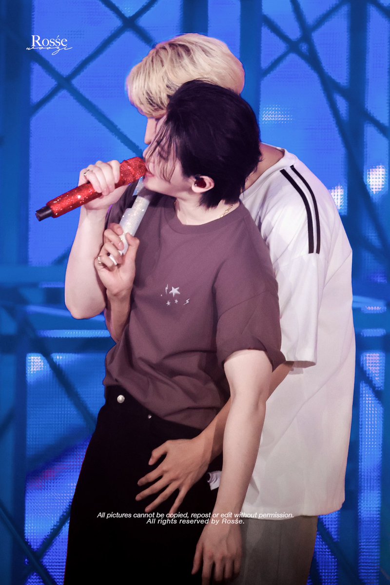rosse_carat's tweet photo. 240525 FOLLOW AGAIN KANAGAWA HQ
항상 이렇게 꽉 안아줬어 ՞⸝⸝'ᜊ'⸝⸝՞
#우지 #WOOZI #ウジ
#도겸 #DK #ドギョム
#SEVENTEEN #세븐틴 https://t.co/rKRhfUbF4Y