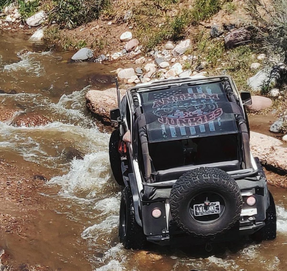 SpiderWebShade's tweet image. Happy Saturday! 🙌 Our custom printed shadetops are the perfect way to stay cool and stylish on and off the trails! Order yours today and beat the heat while adding a unique touch to your Jeep! 😎 #spiderwebshade #shadebrigade #customprint #jeeplife