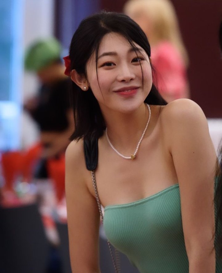 hanbyul_1207's tweet photo. halo cantik🥰🥰
aaa hazel ku cakep banget 😍 https://t.co/ehSGLcerus