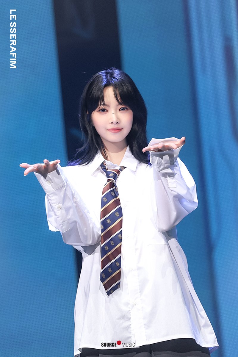 LSRFM_GLOBAL's tweet photo. [PHOTO] 240526

LE SSERAFIM FAN MEETING ‘FEARNADA’ 2024 S/S - SEOUL Photo Sketch #HONGEUNCHAE

🔗: https://t.co/fbH5GAbLK3

(1/2)

@le_sserafim @IM_LESSERAFIM
#LE_SSERAFIM #르세라핌 #홍은채 https://t.co/gbbtEgB2dX