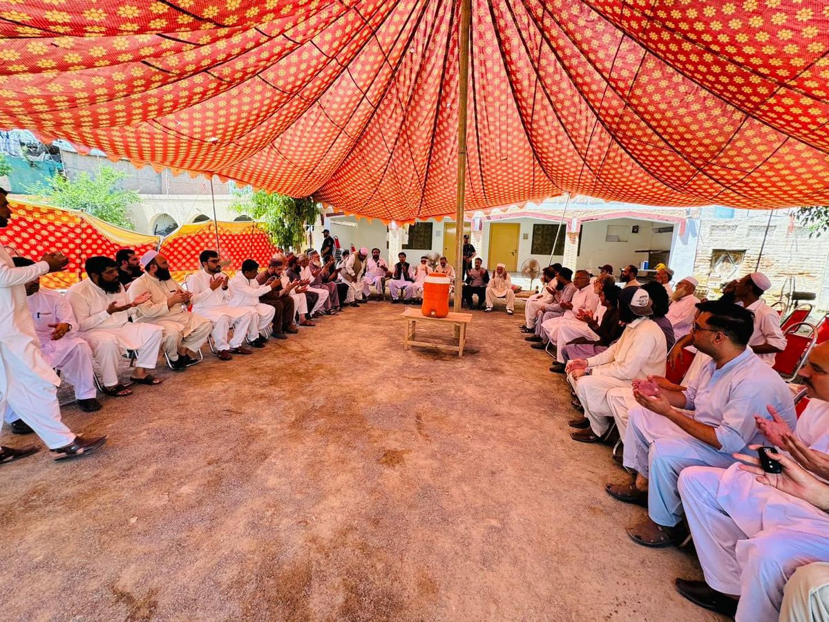 ShafiJanPTI's tweet image. کوہاٹ: سپیکر خیبر پختونخوا اسمبلی بابر سلیم سواتی نے سیکرٹری خیبر پختونخوا اسمبلی کفایت اللہ خان آفریدی کے بہنوئی کے انتقال پر تعزیت کی اور مرحوم کی ایصال کے لیے فاتحہ خوانی کی.  اس موقع پر ممبران صوبائی اسمبلی شفیع جان ,داؤد شاہ ,مئیر گمبٹ کوہاٹ ساجد اقبال بھی موجود تھے
#Kohat