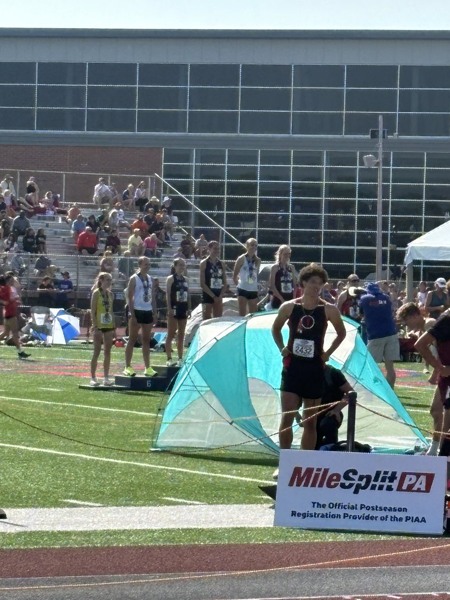 She did it!! Sophomore Madelyn McCartney medaled in the 3200m at the PIAA State Track & Field Meet!!! Way to bee tough 🐝💪🏻in some pretty hot conditions! We are so proud of you!!!