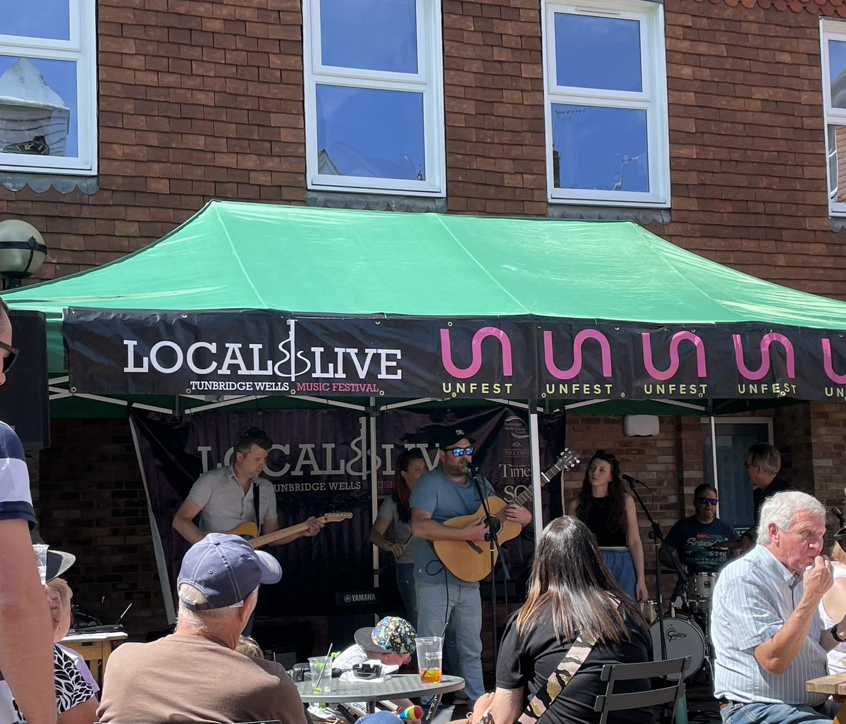 First official band of the <a href="/Local_and_Live/">Local & Live</a> <a href="/UnfestTW/">Unfest</a> stage: <a href="/Charlie_Rivers/">Charlie Rivers Band</a> are outside <a href="/TWSussexArms/">The Sussex Arms</a>. It’s beautiful here in the sun with a pint of <a href="/thornbridge/">Thornbridge Brewery</a>’s Bowie.