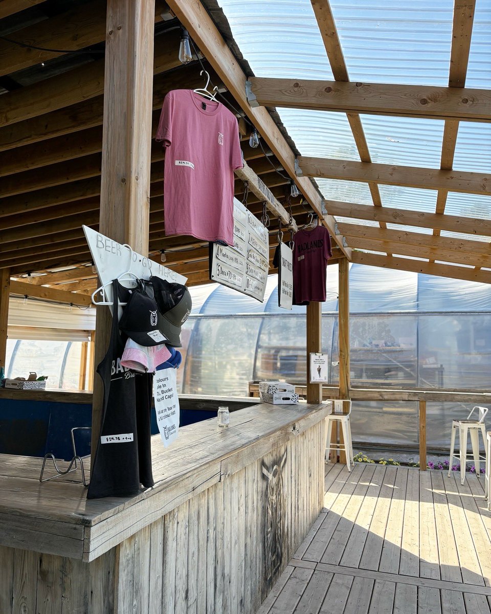 badlandsbrewco's tweet image. Don’t let the rain put a damper on your weekend: we have our fully covered patio open 12-5! ☂️

🍻10 beers on tap and 5 beers to go

🎶 Folk-rock singer Mark Yan will be playing today 2-4!

🍴 Badlands Kitchen open 12-5🍔🍟