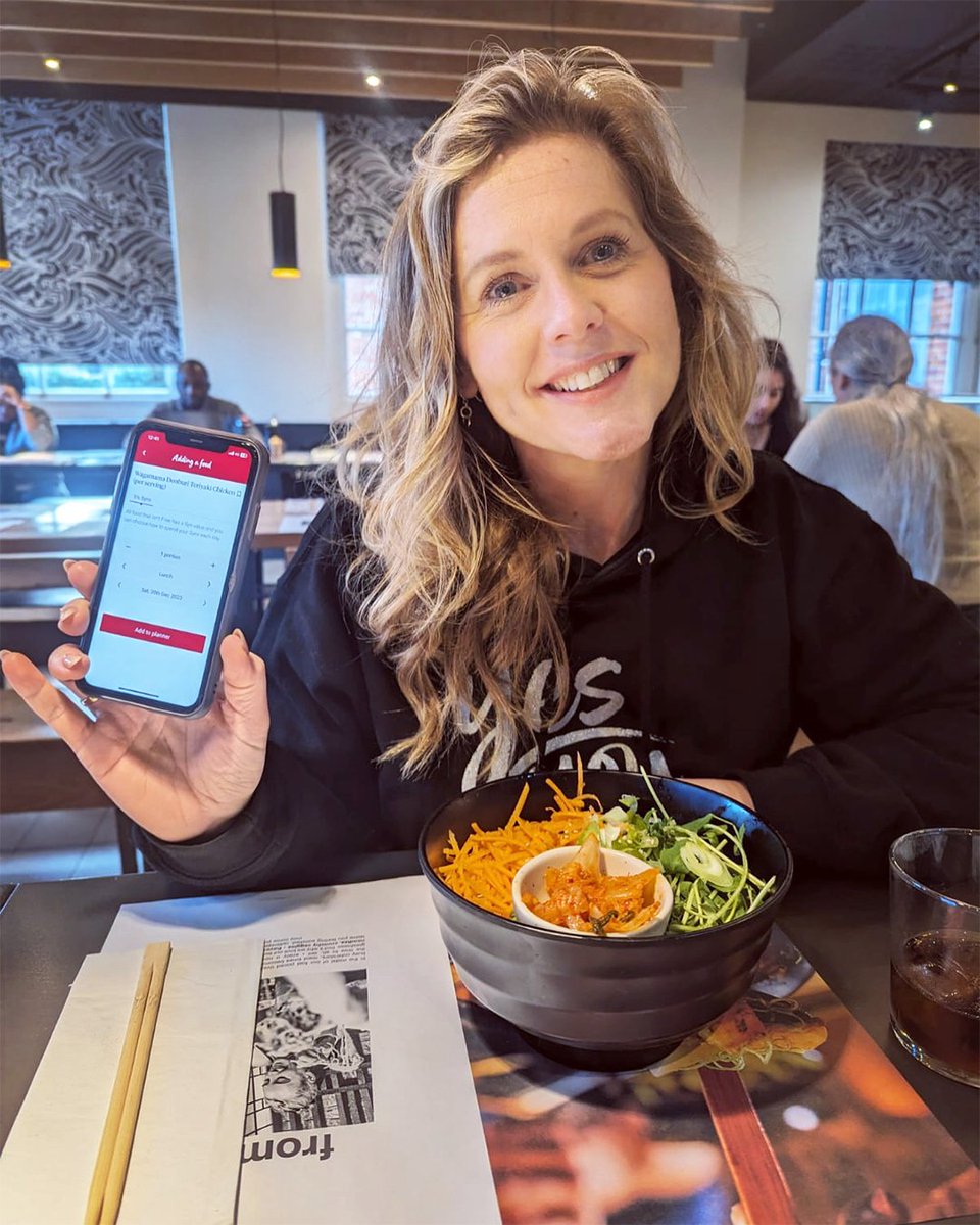 Heading out for dinner 🍽? Have you downloaded our handy app 🤳? It helps you keep track of what you're eating and the healthier options available when dining out 🙌! 📷: init_forthe_longrun_sw on Instagram
