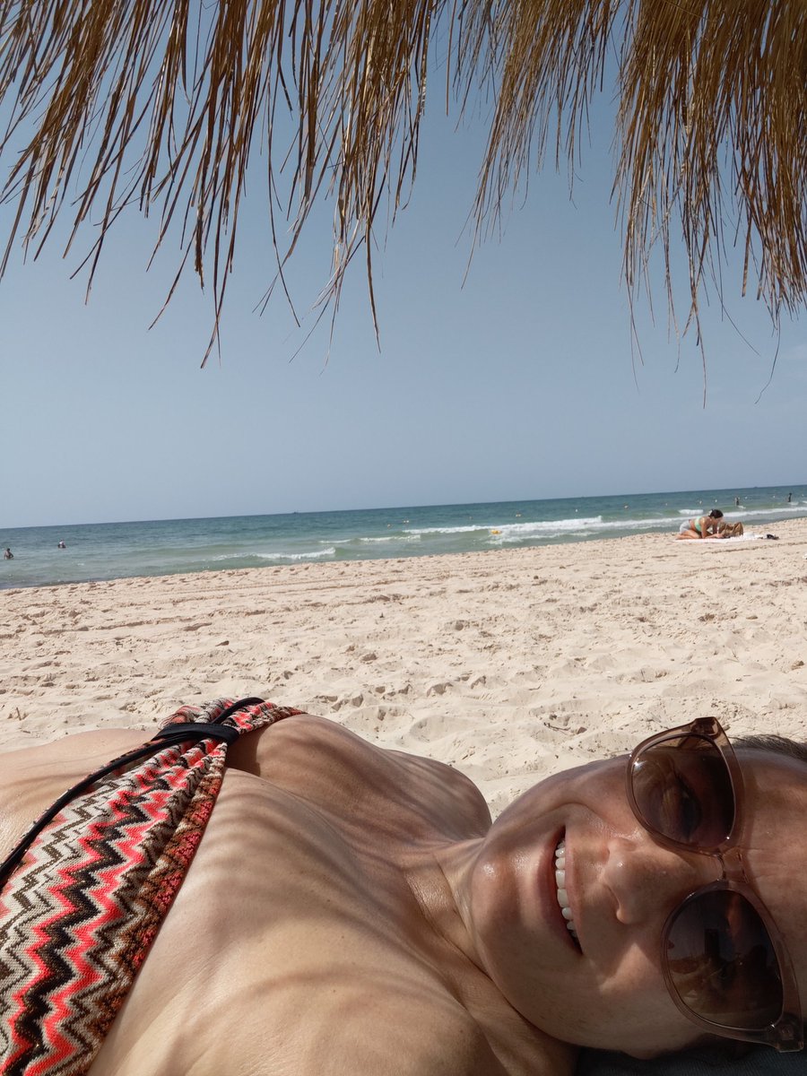 I take so much joy in removing people's 'keep place' towels so i can take a front row umbrella at the beach. 😄