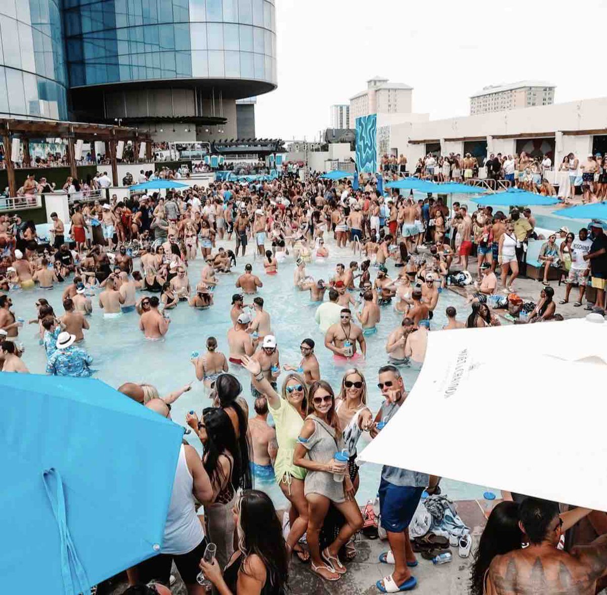 It’s officially beach club season in #AtlanticCity! 🎉 Get ready to party & sip cocktails by the shore all summer long at the hottest day clubs around 😎👏 📍 @HQ2AC #newjersey #doac #visitac #reallyac #experienceatlanticcity #onlyinac #authenticexperiences #mdw2024 #holiday