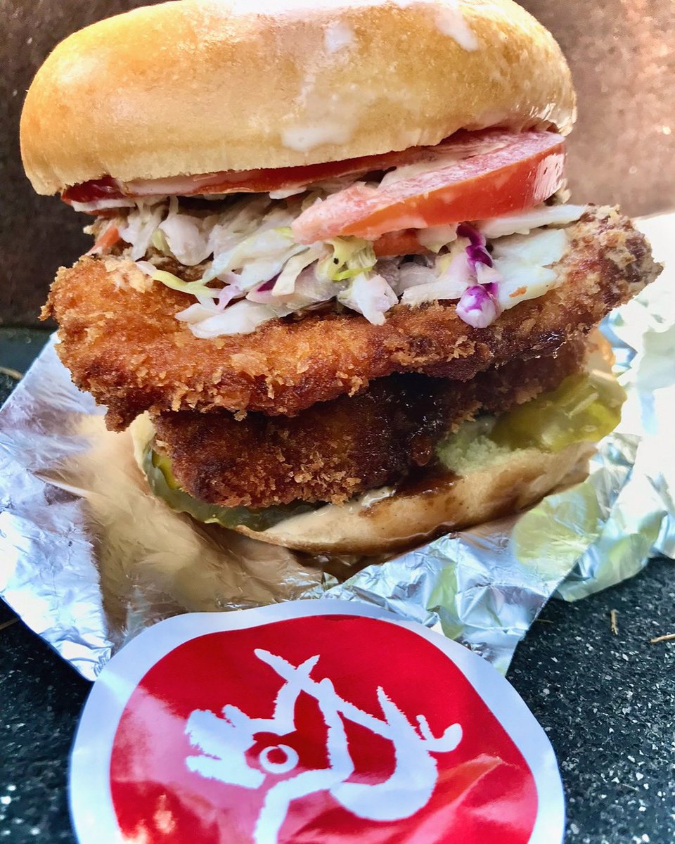 TorontoFoodBlog's tweet image. Just a killer fried chicken sando (Japanese style) at Torisho (1940 Queen St E) in #thebeachTO. Two pieces of Chicken Katsu on a Brioche Bun with Tomato, Pickles, Torisho Slaw, Spicy Mayo. Lots of crunch to the chook; not the least bit oily! 🇯🇵