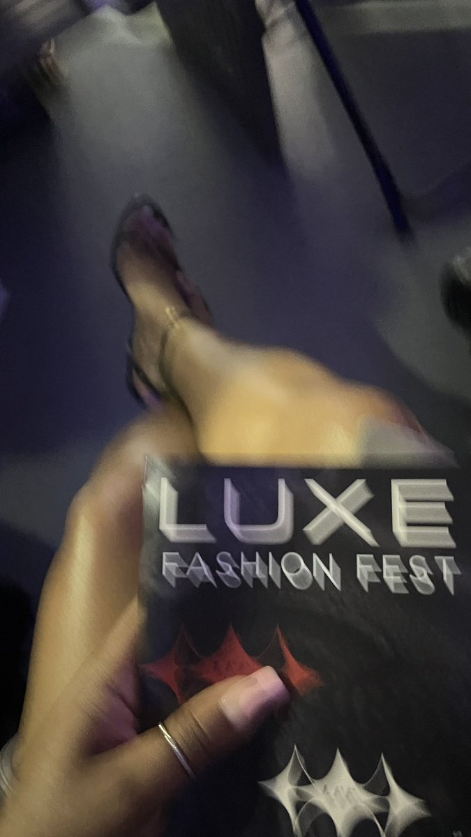 JahzeRawlins's tweet photo. Fashion show vibes 🌹 https://t.co/KMNVUzrrCb