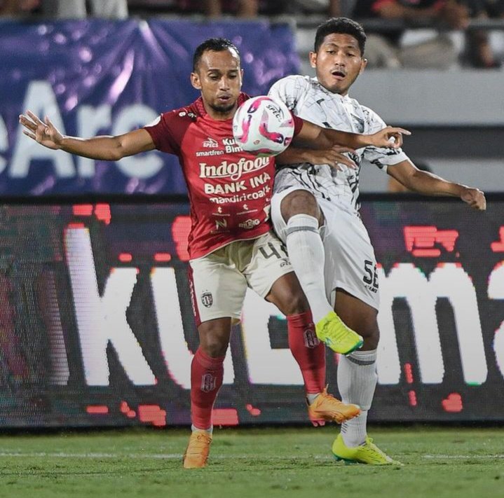 BRI Liga 1 2023/2024 
Third Place - Championship Series:

FT: Bali United vs Borneo FC 0-0

Kedua tim bermain imbang tanpa gol.

📷: Liga 1 Official 

#BRILiga1
#Liga1
#ChampionshipSeries
#BaliUnited
#BorneoFC
#BalivsBorneo
#IWayanDipta