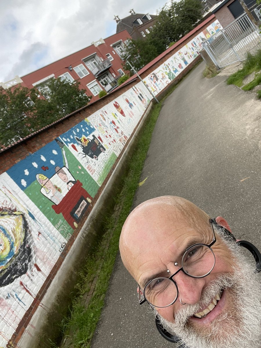 KingKurt046's tweet photo. #Done #goodbezig #baldrunner #tattooedrunner #oldfartruns #beatyesterday  @ikloophard @loopmaatjes #Proberen #rennenmetdatkadaver #hollenmetdatkadaver #streetart 
30minutes …
Now relwaxinh in the sun …. https://t.co/qz7sqhGk3h